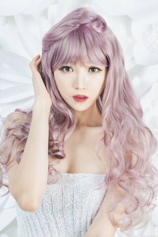 Dreamy Elegance: The Model Asian Look 🌸✨
