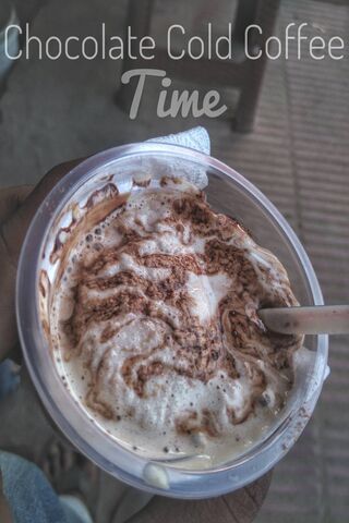 Choco-Coffee Bliss: A Sip of Delight! ☕🍫