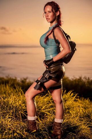 Adventurous Spirit: Lara Croft in Action! 🌄💪