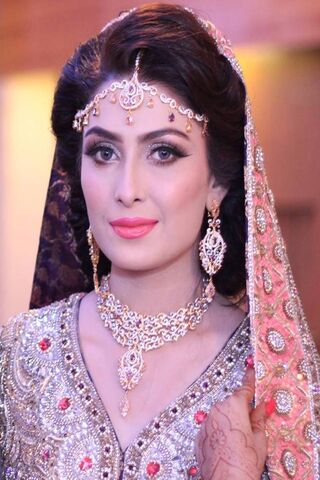 Radiant Elegance: Aiza the Stunning Bride ✨💍