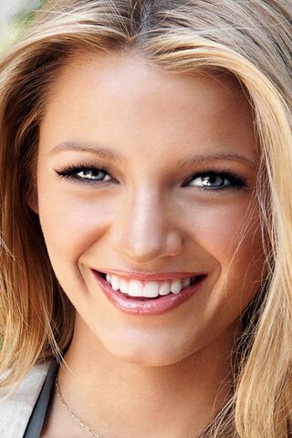 Radiant Charm: The Allure of Blake Lively ✨