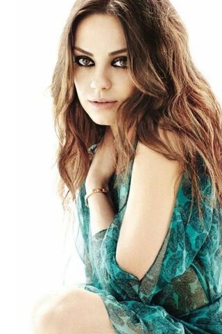 Charming Elegance: A Glimpse of Mila Kunis