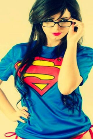 Supergirl: The Modern Heroine 🌟