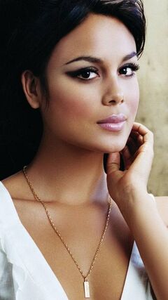 Nathalie Kelley Wallpaper - Download to your mobile from PHONEKY