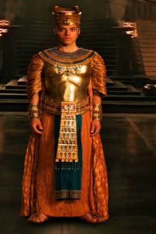 Rami Malek as the Pharaoh: A Glimpse into Ancient Egypt 🏺✨