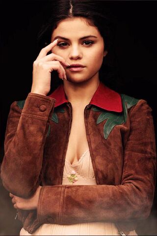 Selena Gomez: A Captivating Presence