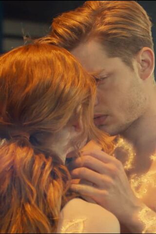 A Moment of Magic: Jace and Clary's Connection ✨❤️