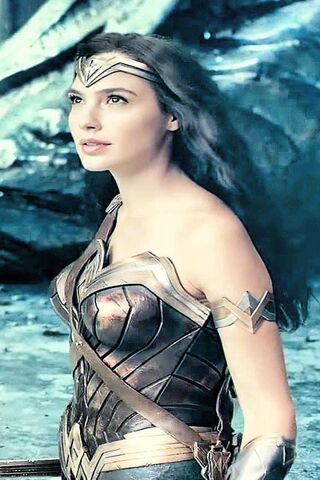 Empowered Elegance: The Wonder Woman Legacy 🌟