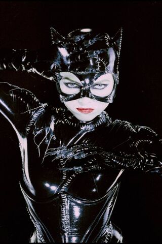 The Enigmatic Catwoman: A Shadowy Icon 🐾✨
