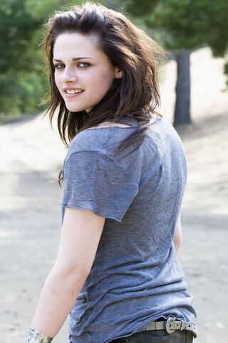 Charming Moments: A Glimpse of Kristen Stewart