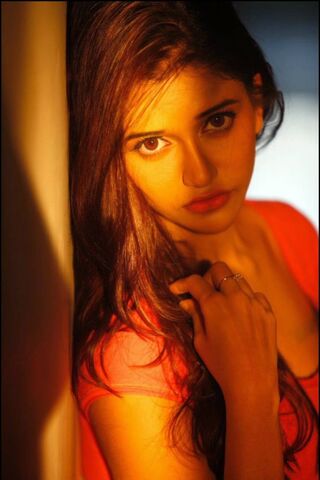 Radiant Glow: The Allure of Anaika Soti ✨
