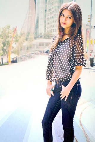 Chic and Confident: Vic..
