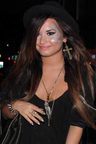 Demi Lovato: Sparkling Star of the Night ✨
