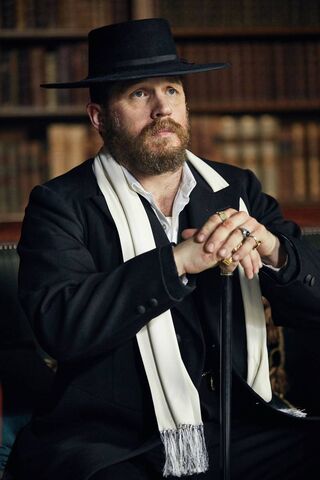 The Enigmatic Alfie Solomons: A Master of Intrigue 🎩✨