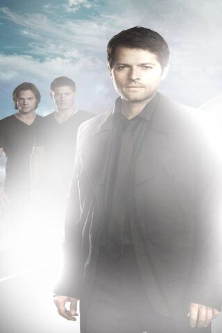 Angels and Hunters: A Supernatural Encounter ✨👻