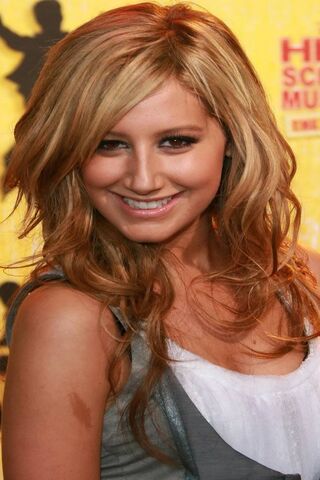 Shining Star: The Charm of Ashley Tisdale 🌟