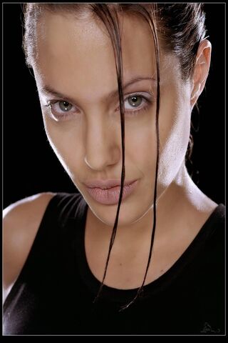 Adventurous Spirit: The Icon of Tomb Raider 🏹✨