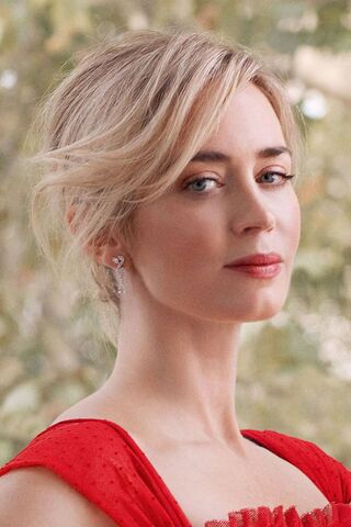 Elegance in Red: A Glimpse of Emily Blunt