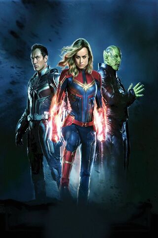 Heroic Forces Unite: Captain Marvel and Allies 🌟