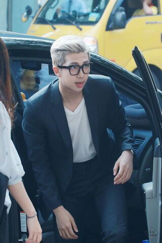 Rapmon: The Stylish Arrival of a Star 🌟