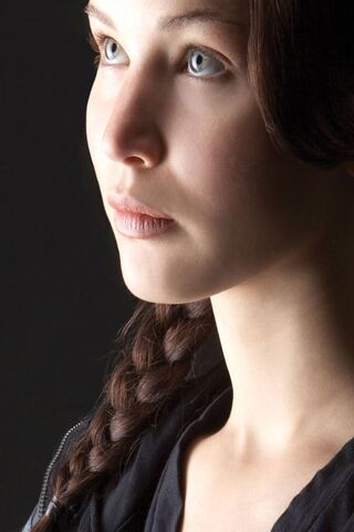 The Spirit of Katniss: A Tribute to Resilience 🌟