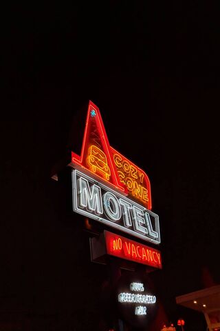 Cozy Cone Motel