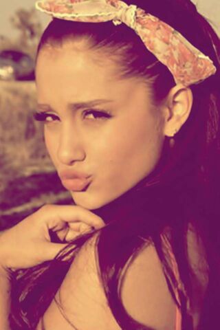 Sweet Cute Ariana