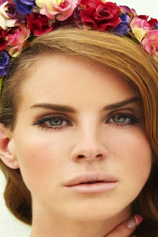 Ethereal Beauty: The Essence of Lana Del Rey 🌸✨