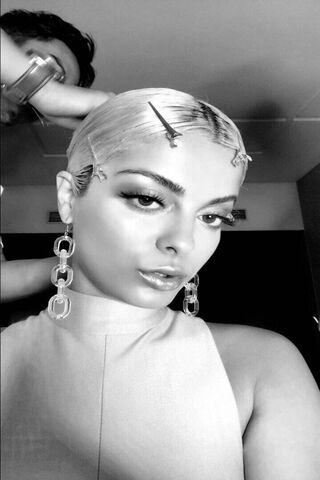 Bebe Rexha: Glam in Monochrome ✨
