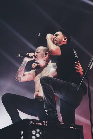 Echoes of Emotion: Linkin Park Live