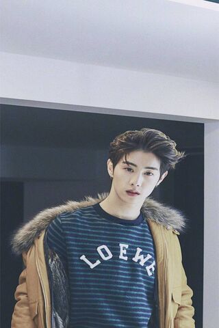 Mark's Stylish Vibe 🌟