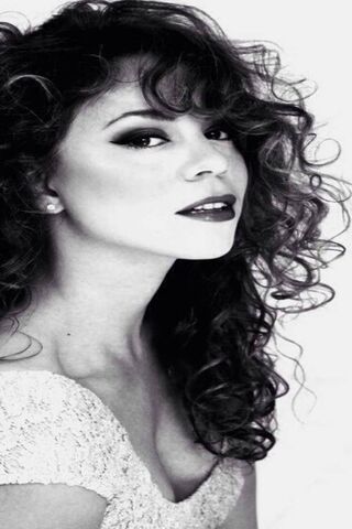 Timeless Elegance: The Iconic Mariah Carey