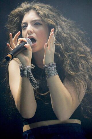 Lorde: The Voice of a Generation 🎤✨
