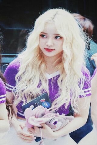 Jinsoul: The Radiant Star 🌟