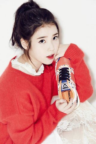 Step into Style: The Iu 90 Sneaker
