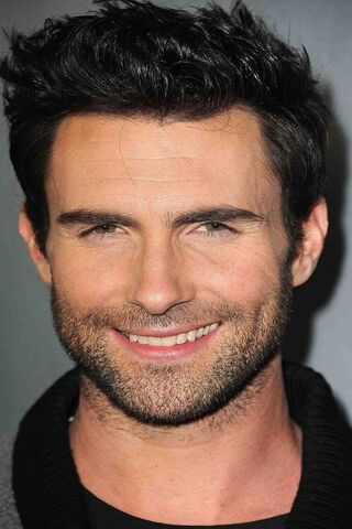 The Charismatic Voice of Maroon 5 🎤✨