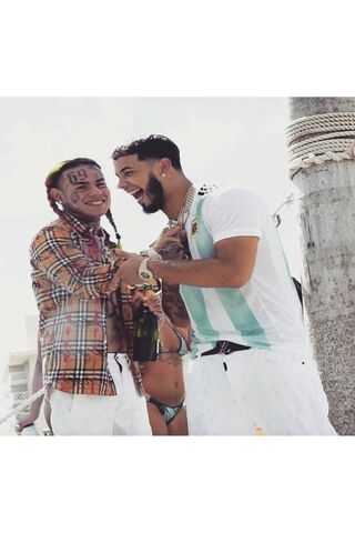 Celebrating Success: Anuel Aa's Epic Moments 🎉