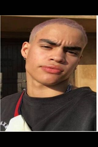Edwin Honoret: A Rising Star in the Spotlight 🌟