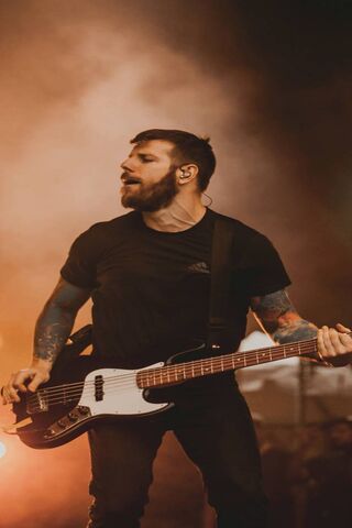 Underoath: The Pulse of Post-Hardcore 🎸🔥