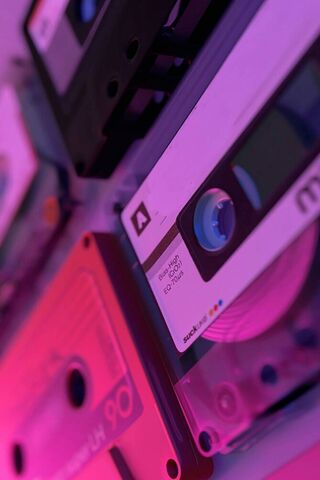 Retro Vibes: The Cassette Tape Revival 🎶