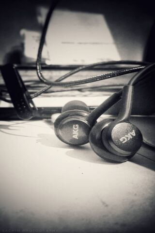 Sound of Quality: AKG Earbuds 🎧