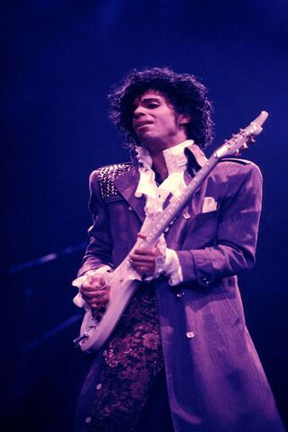 The Purple Legend: Prince in Action 🎸✨