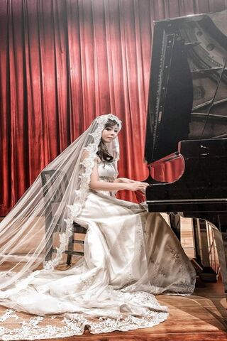 Melody of Love: A Bridal Serenade 🎹💍
