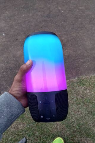 Vibrant Beats: The JBL Pulse 3 Experience 🎶✨