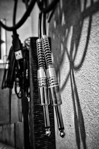 The Heart of Sound: Cables in Action 🎶