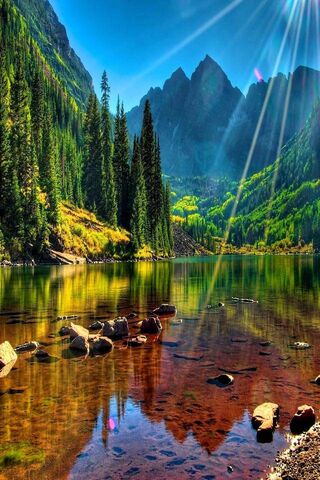 Nature's Masterpiece: A Glimpse into Serenity 🌄✨
