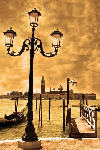 Golden Serenity of Venice 🌅