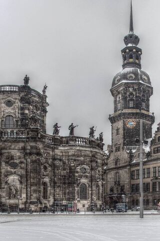 Winter's Embrace at Theatre Platz ❄️🎭