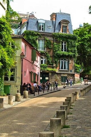 Enchanted Stroll Through Love's Lane 🌿❤️