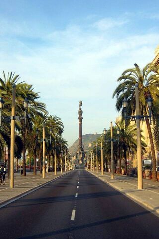 A Stroll Down La Rambla: The Heart of Barcelona 🌴✨